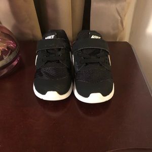 NIKE downshifter 7 .. Size 5